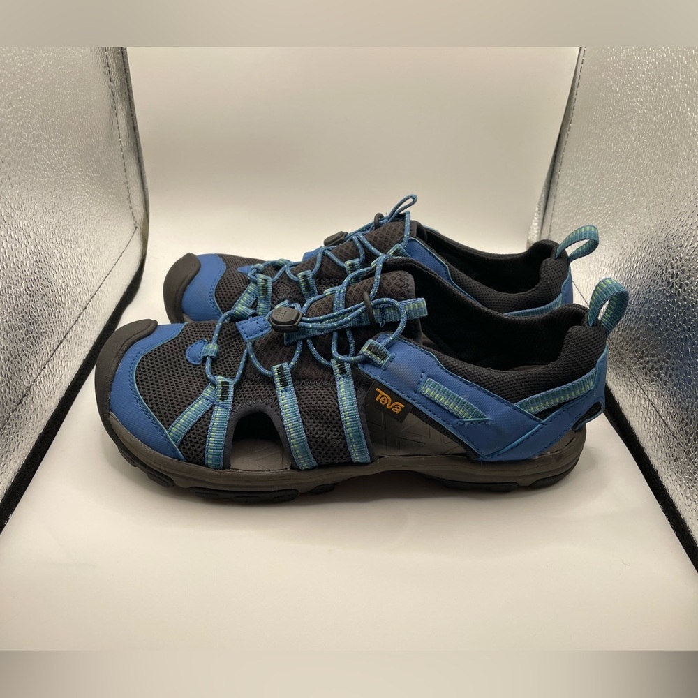 Teva Manatee Black and Blue Hiking water Sandals mens size 5